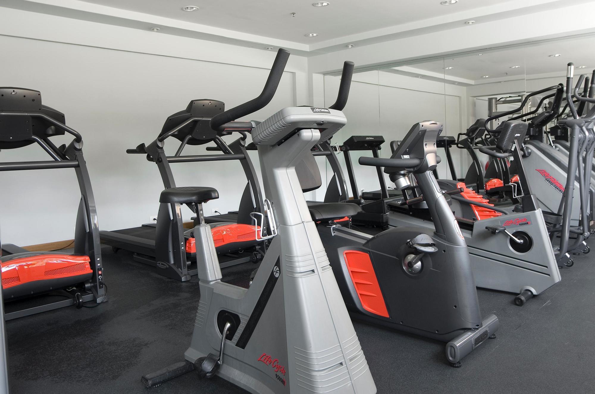 Hotel Transamerica São Paulo Extérieur photo The gym at the school