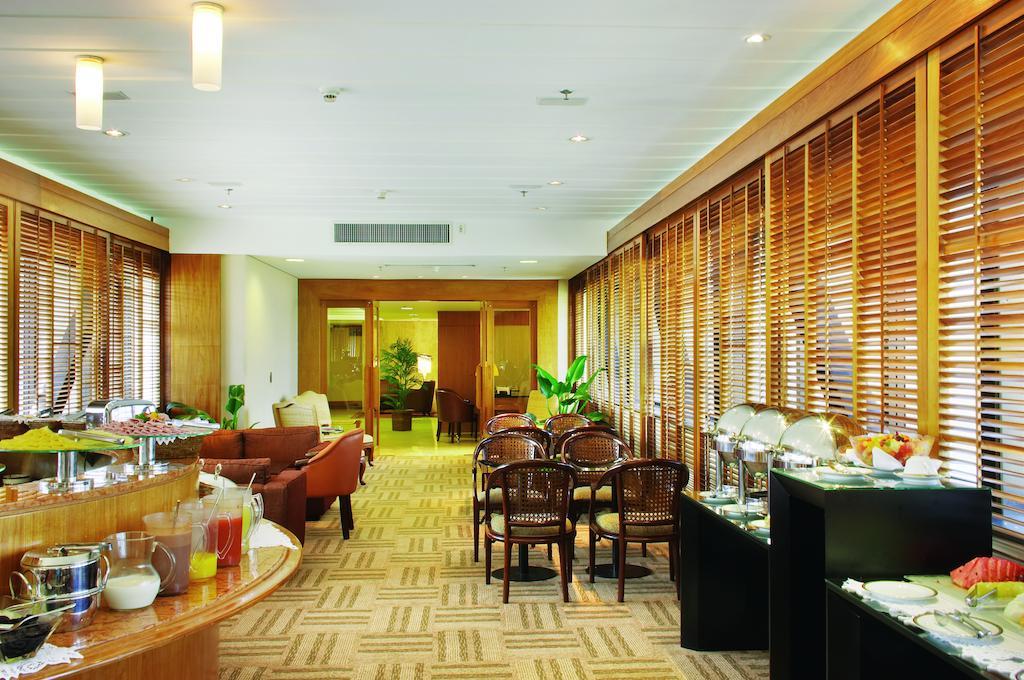Hotel Transamerica São Paulo Extérieur photo The lounge at the airport