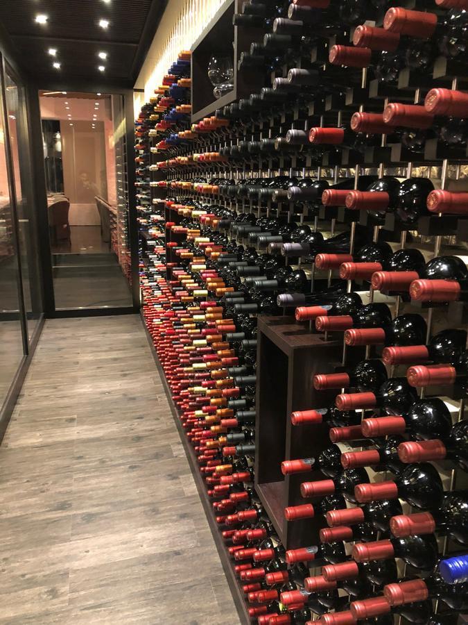 Hotel Transamerica São Paulo Extérieur photo Wine cellar at the restaurant
