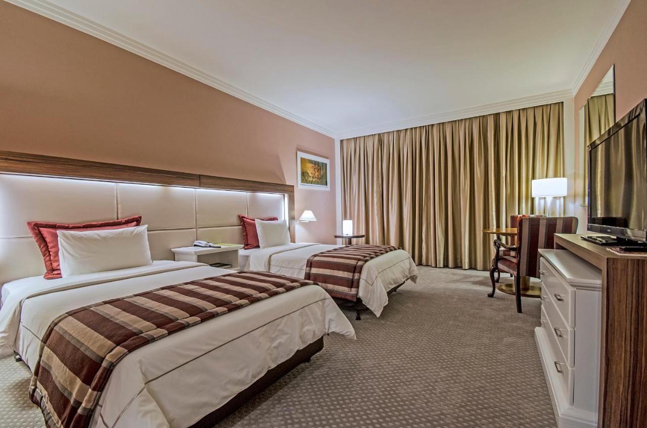 Hotel Transamerica São Paulo Chambre photo A guest room at the hotel